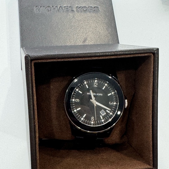 Black and Silver Michael Kors Watch - Picture 5 of 7